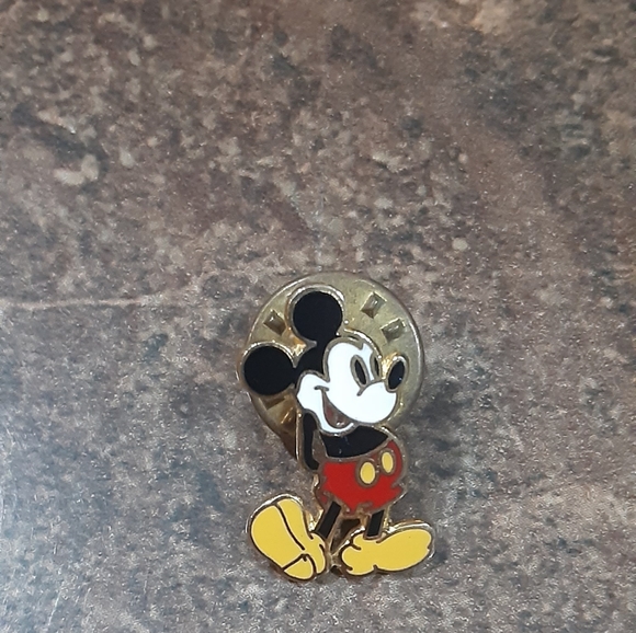 Vintage authentic Mickey Mouse lapel pin - Picture 3 of 3